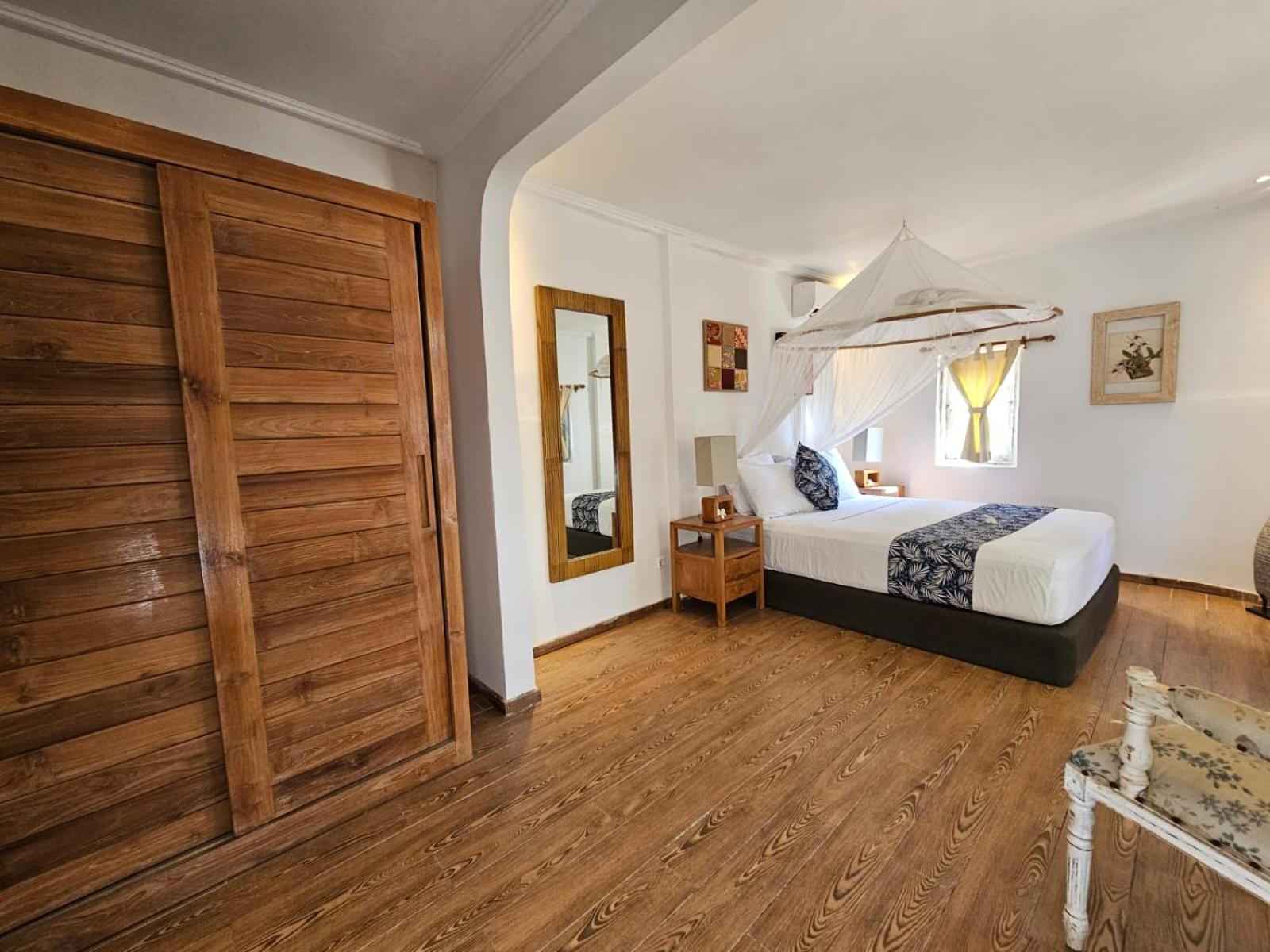 Villa Aurora: 4 Bedroom Front Gili Meno